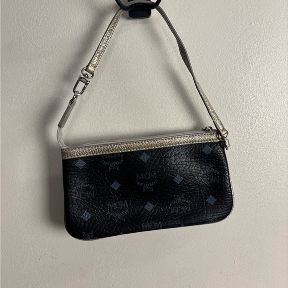 MCM Black & Silver Wristlet - Picture 1 of 10